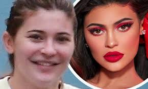 Seriously — just a quick scroll through jenner's many, many selfies and you might think that they were photographed by someone specifically. Makeup Free Kylie Jenner Looks Unrecognizable As She Pays A Visit To Bff Stassie S House Daily Mail Online
