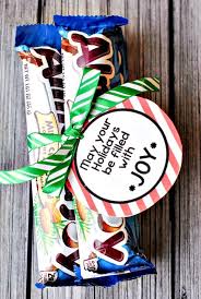 25 Easy Neighbor Gifts Just Add A Tag Joy Gifts Christmas Neighbor Easy Christmas Gifts