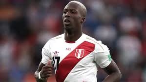 Y, en ese contexto, el equipo comandado tácticamente por miguel ángel russo ya cerró la llegada de varios refuerzos como esteban rolón, norberto briasco y nicolás orsini, además del regreso de marcelo weigandt. El Peruano Luis Advincula Llego Al Pais Para Incorporarse A Boca Telam Agencia Nacional De Noticias