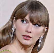 Taylor Swift Fans Are Obsessed With This Viral Burn-Away Cake