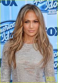 Jennifer Lopez American Idol Finale 07 Jennifer Lopez Sparkles In A Short Shimmering Dress While Walking Jennifer Lopez Hair Jennifer Lopez Hair Color Jlo Hair