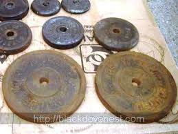 Three Steps To Refinish Rusted Weight Plates Sand The Dumbbell And Barbell Weight Plates Apply Rust Conv Weight Plates Homemade Gym Equipment Barbell Weights