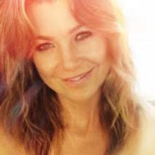 Ellen kathleen pompeo is an american actress and producer. Ellen Pompeo Ellenpompeo Twitter