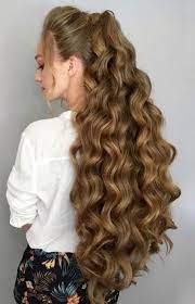 Coiffure Longue Bouclee Attachee Coiffure Longue Coiffure Modele Coiffure