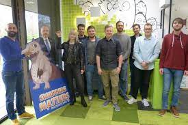 View all frank lammers movies (15 more). Studenten Entwickeln App Spiel Ratselspass Aus Paderborn Scoop Rettet Seine Freunde Paderborn Westfalen Blatt
