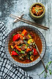 Herbstliche Koreanische Gulaschsuppe Gochujang Mit Kurbis Und Zucchini Rasant Schnell Aus Dem Schnellkochtopf Gourmetguerilla S Foxy Food Rezept Gulaschsuppe Asiatische Gerichte Koreanische Kuche