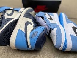 Do jordan 1s run big. How Does The Air Jordan 1 Fit Sizing Guide