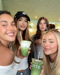 a very smiley first day of the @whitefoxboutique city girl trip  🎀🧸🩷🍎🍸🍸 DC MIKWF #whitefoxcitygirltrip