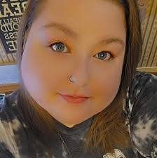 Lacy Mason's Instagram, Twitter & Facebook