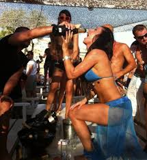 Qu'on se le dise, les ch'tis de w9 ne vivent pas que de disputes, de cartons d'audiences. Les Ch Tis Christopher Serait Beaucoup Plus Heureux Avec Une Autre Fille Paperblog