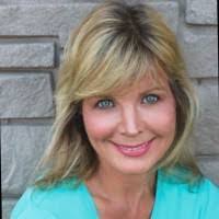 Renee Olszewski's Instagram, Twitter & Facebook