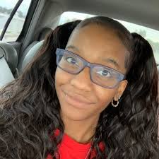 Lyric Brown.☀️🍯 (@LyricABrown)