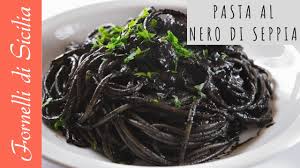 Ricetta linguine al nero di seppia. Pasta Al Nero Di Seppia Youtube