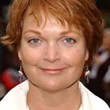 LAPD Detective Ellen Whiting (played by Karina Logue) outfits