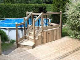 Maybe you would like to learn more about one of these? Petit Deck De Piscine Attache A Un Patio Backyard Pool Landscaping Decks Backyard Above Ground Pool Landscaping
