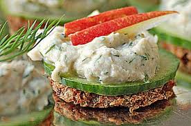 Forellencreme Auf Pumpernickel Rezept Fingerfood Rezepte Lebensmittel Essen