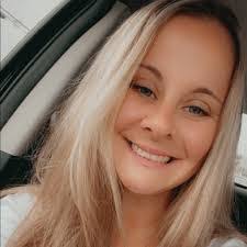 Amanda Shepardson's Instagram, Twitter & Facebook