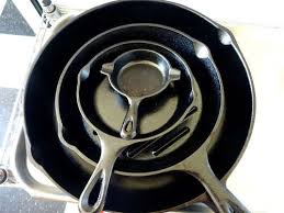 Best Way To Season Cast Iron Pans Flax Seed Oil Seasoned Cast Iron Pan Seasoning Cast Iron Cast Iron Pan