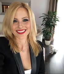 Várkonyi andrea reklámügyi tevékenységre és filmgyártásra alapította a a. Varkonyi Andrea Eloszor Beszelt Nyilvanosan Errol A Kerdesrol Ripost