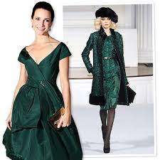 Yesil Elbise Altina Ne Renk Ayakkabi Konusunun Detayinda Zumrut Yesilinden Su Yesili Elbiseye Koyu Yesilden Haki Yesil Elbiseye K Elbise Moda Stilleri Kiyafet