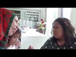 Bagi memenuhi impian anak yang tersayang, jutawan kosmetik popular datuk seri vida telah berkongsi beberapa foto dan video percutian mereka sekeluarga di jepun menerusi instagram miliknya. Cikbi Marah Dato Seri Vida Panggil Anak Angkat Beautiful Muslim Women Vida Muslim Women
