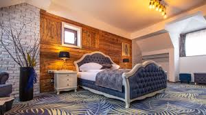 În valea zânelor, din covasna, există o cetate dacică despre care legenda spune că ar fi fost ultimul refugiu al lui decebal înainte ca acesta să moară. Art Hotel Sibiu Cazare Sibiu Booking Sibiu