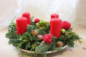 Advent üblicherweise auch das schmücken des hauses im inneren und eventuell an der außenfassade. Erster Advent Politik Fur Kinder Einfach Erklart Hanisauland De