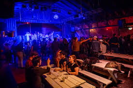 Bars in toronto, on : The Top 21 Bars For Dancing In Toronto By Neighbourhood