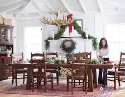 Benchwright Dining Table And Wynn Dining Chairs In Rustic Mahogany Antler Chande Christmas Dining Room Decor Christmas Dining Room Christmas Table Decorations