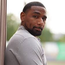 Mike Benoit's Instagram, Twitter & Facebook