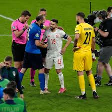 Jun 22, 2021 · tipped to shine at euro 2020 by mourinho, now even chiellini is joining the queue of admirers. Herzliche Umarmung Chiellinis Verhalten Vor Dem Elfmeterschiessen Hatte Einen Grund Stern De