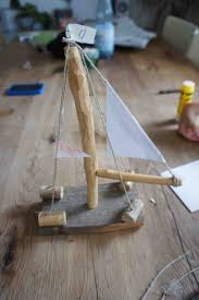 Zum schluss kommen wir zu der meinung, dass sich das holzboot basteln kaufen auf jeden fall für sie lohnen kann. Basteln Mit Outdoor Kindern Einfaches Holzschiff Aus Recycelten Materialien Kinderoutdoor Outdoor Erlebnisse Mit Der Ganzen Familie