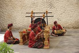 Selain yang sudah dijelaskan diatas, masih ada lagi alat musik tradisional indonesia yang perlu diketahui yaitu kendang. Pengertian Dan 15 Jenis Jenis Musik Tradisional Di Indonesia Kawal Gurita