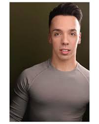 What is this feeling? We've certainly got all the feels as Mary Poppins  heads into our closing week here at the 5th! 😭💚🩷 ••• Dancers: Katie J.  Newbury, Alyza DelPan-Monley, Annalisa Brinchmann,