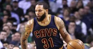 What is a problem is when he tries to hide it with some ridiculous spray on follicles that make it obvious. Twitter Reacts To Deron Williams Hairdo That May Have Been Inspired By Carlos Boozer