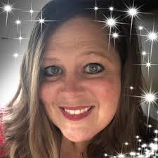 Leann Gordon's Instagram, Twitter & Facebook