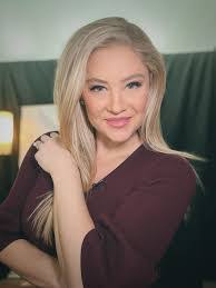 Tina Lamb's Instagram, Twitter & Facebook