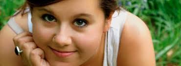 Lara Main's Instagram, Twitter & Facebook