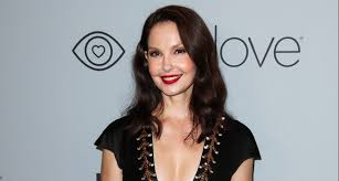 Ashley judd is walking again after shattering her leg in an accident in the congo nearly six months ago. Ashley Judd In Icu Trauma Unit In South Africa After Shattering Leg Metro News
