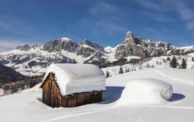 Vasta scelta di piste, impianti di risalita moderni, veloci, tutti collegati fra loro renderanno la vostra settimana bianca a corvara un soggiorno indimenticabile. Vacanze In Alta Badia Appartamenti Ciasa Collina