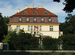 (56) 22 652 38 00 en horario de oficina, puede solicitar a la operadora ser transferido con la persona. File Chilean Embassy Prague 2729s Jpg Wikimedia Commons