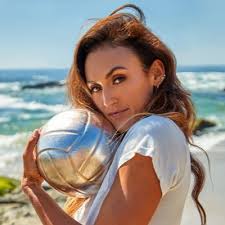 Caroline Torres (@carrolinetorres)