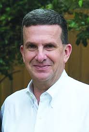 SHERIFF'S SEAT POISED TO CHANGE HANDS In a closely watched race, Republican  challenger Michael B. August appears to have unseated incumbent Darlington  County Sheriff James Hudson Jr., according to unofficial election results.