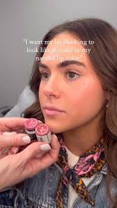 Stop. Wait a minute. The way her face card never declines! 😍👄 #lipcontour  #lipblush #phillylips #lips #beauty