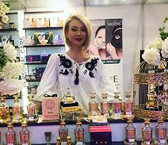 Denisa de la bambi, primele imagini din vacanța exotică. Denisa De La Bambi Este Proprietarea Unui Brand De Parfumuri È™i Are 26 De Magazine Money
