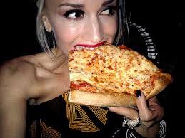 gwem stefani eats some scrumptous pizza eat pizza food eat