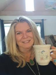 Shana Arnold's Instagram, Twitter & Facebook