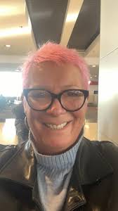 Congratulations are due to Nadia Luongo The Vardo .. Silver Winner Business  Woman of the Year at this afternoon's #smelutonandbeds Business Awards