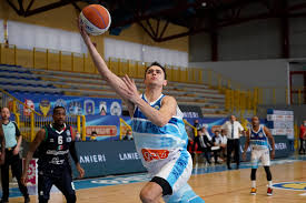 Riviviamo insieme l'adrenalina e le emozioni della sfida disputata al palabianchini tra la benacquista assicurazioni latina basket e l'agribertocchi orzinuov. Gevi Napoli Batte Orzinuovi Ed E In Semifinale Delle Final Eight