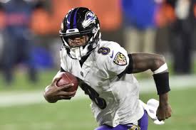 Proudly definition, with a feeling of pleasure or satisfaction over something regarded as highly honorable or creditable to oneself; Lamar Jackson Responds To Twitter Troll S Bathroom Meme After Ravens Win Bleacher Report Latest News Videos And Highlights